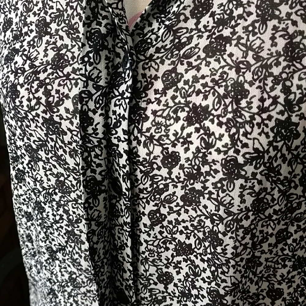 Classic blouse - Picture 3 of 5